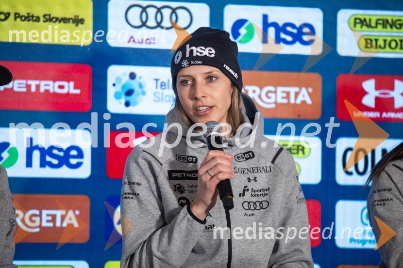  Ana Bucik Jogan, smučarkaNovinarska konferenca slovenske smučarske reprezentance pred žensko tekmo svetovnega pokala