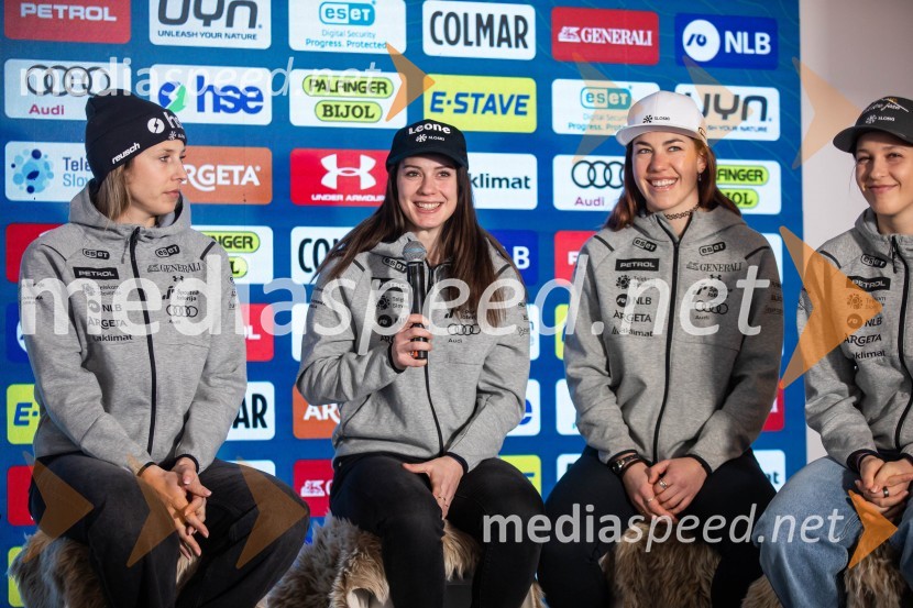  Ana Bucik Jogan, smučarka;  Andreja  Slokar, smučarka;  Lila Lapanja, smučarka;  Nika Tomšič, smučarkaNovinarska konferenca slovenske smučarske reprezentance pred žensko tekmo svetovnega pokala