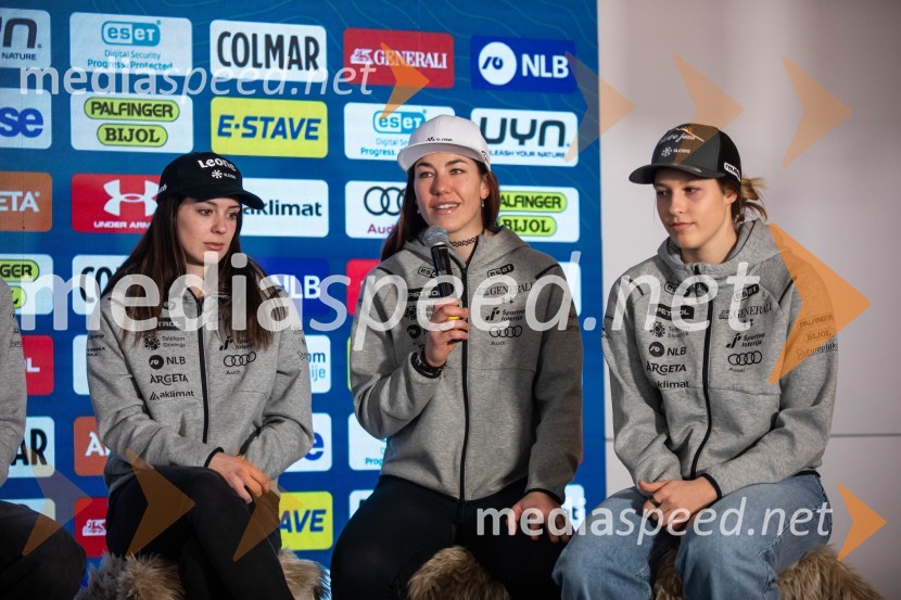  Andreja  Slokar, smučarka;  Lila Lapanja, smučarka;  Nika Tomšič, smučarkaNovinarska konferenca slovenske smučarske reprezentance pred žensko tekmo svetovnega pokala