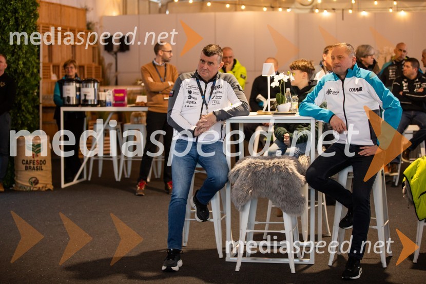  Janez Bijol,  direktor podjetja Bijol d.o.o., predsednik Zbora alpskih disciplin, Smučarska zveza Slovenije;  Tomaž Šušteršič, generalni sekretar organizacijskega komiteja PlanicaNovinarska konferenca slovenske smučarske reprezentance pred žensko tekmo svetovnega pokala