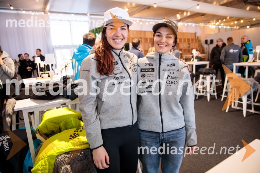  Lila Lapanja, smučarka;  Caterina Sinigoi, smučarkaNovinarska konferenca slovenske smučarske reprezentance pred žensko tekmo svetovnega pokala
