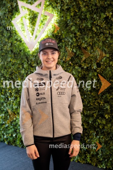  Neja  Dvornik, smučarkaNovinarska konferenca slovenske smučarske reprezentance pred žensko tekmo svetovnega pokala