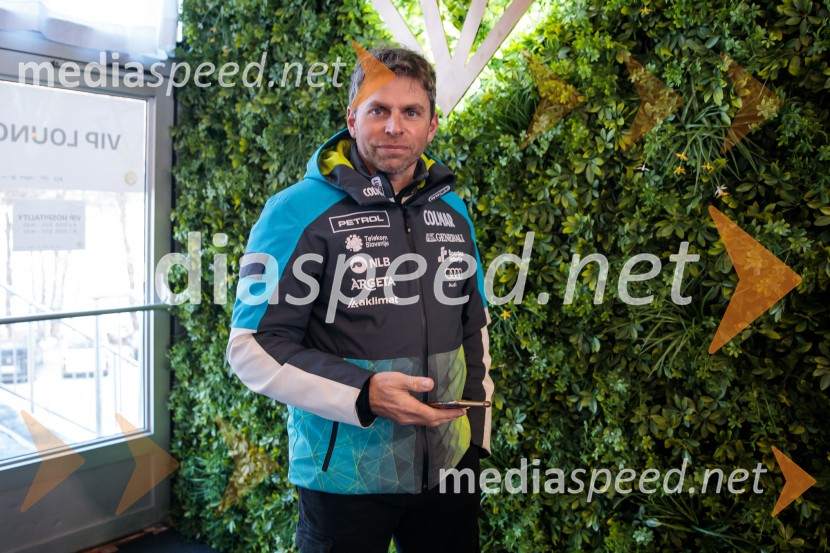 Novinarska konferenca slovenske smučarske reprezentance pred žensko tekmo svetovnega pokala