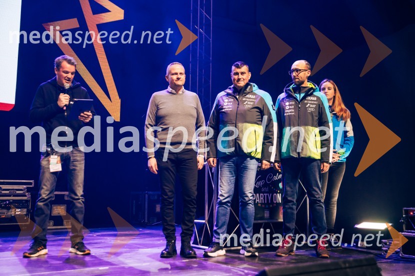  Mitja Šeško, moderator prireditev ;  Tomaž Šušteršič, generalni sekretar organizacijskega komiteja Planica;  Janez Bijol,  direktor podjetja Bijol d.o.o., predsednik Zbora alpskih disciplin, Smučarska zveza Slovenije;  Luka Steiner, predsednik, Smučarska zveza SlovenijeSobotna podelitev in žreb, Svetovni pokal v alpskem smučanju za ženske Kranjska Gora 2025