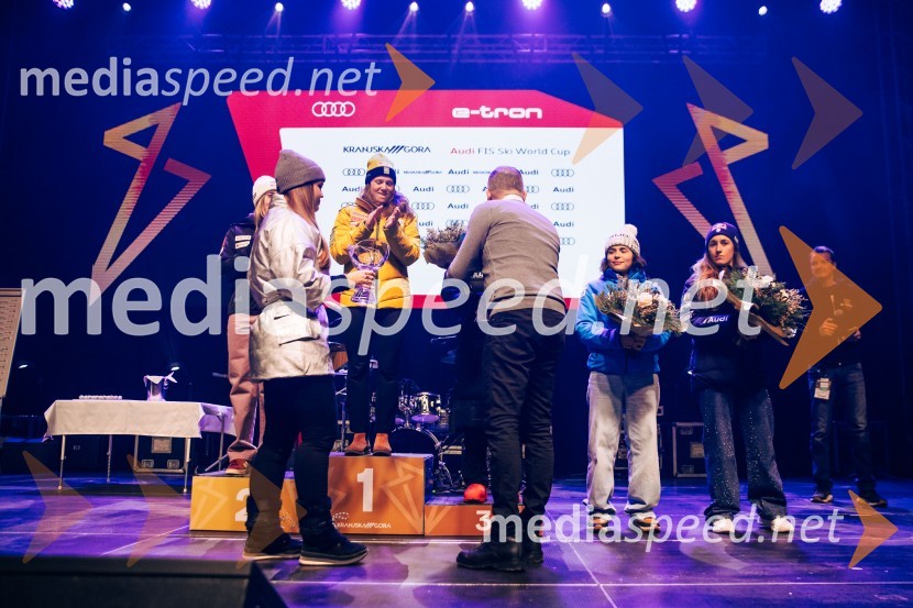  Sara Hector, smučarka (Švedska);  Tomaž Šušteršič, generalni sekretar organizacijskega komiteja PlanicaSobotna podelitev in žreb, Svetovni pokal v alpskem smučanju za ženske Kranjska Gora 2025