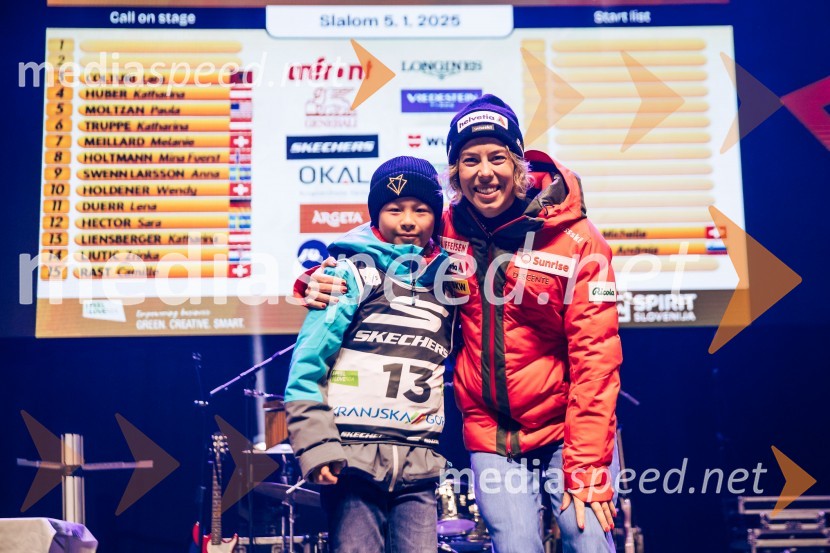  ... ;  Michelle Gisin, smučarka (Švica)Sobotna podelitev in žreb, Svetovni pokal v alpskem smučanju za ženske Kranjska Gora 2025