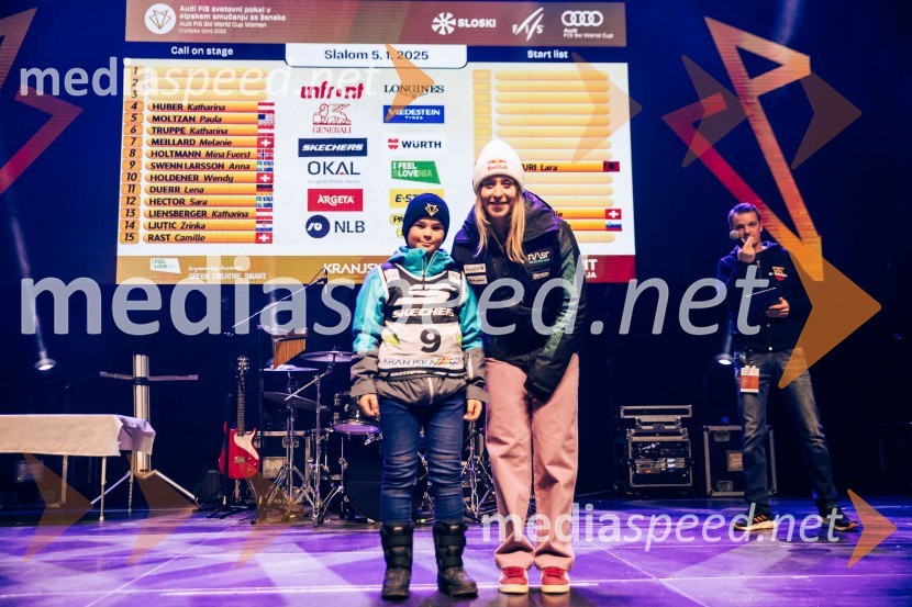  ... ;  Lara Colturi, smučarka (Albanija)Sobotna podelitev in žreb, Svetovni pokal v alpskem smučanju za ženske Kranjska Gora 2025