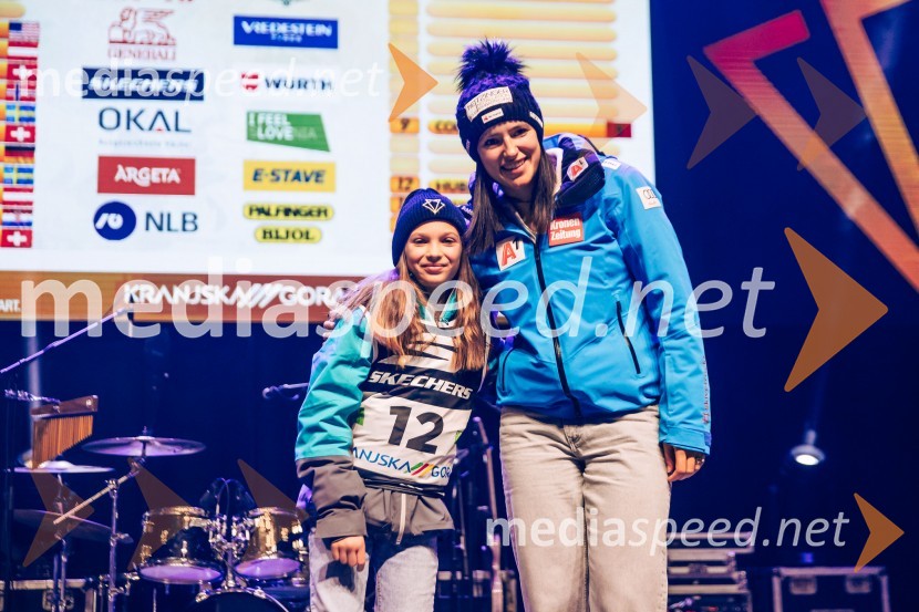  ... ;  Katharina Huber, smučarka (Avstrija)Sobotna podelitev in žreb, Svetovni pokal v alpskem smučanju za ženske Kranjska Gora 2025