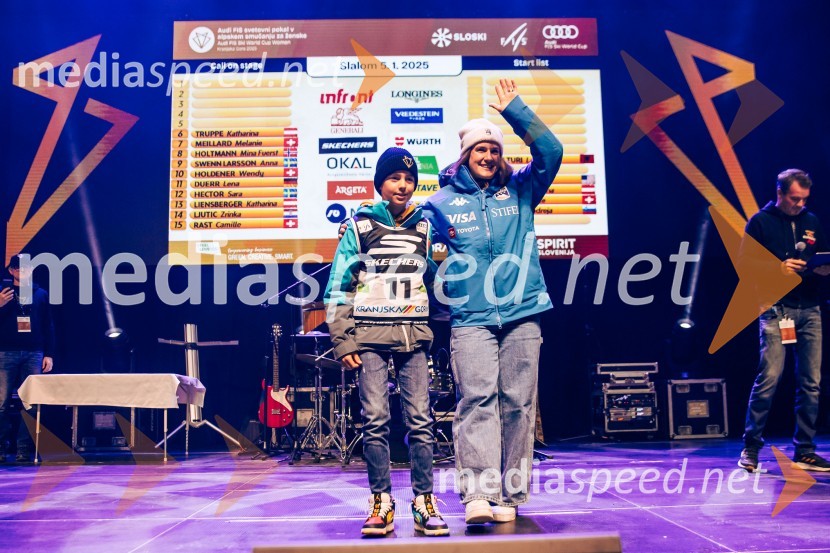  ... ;  Paula Moltzan, smučarka (Amerika)Sobotna podelitev in žreb, Svetovni pokal v alpskem smučanju za ženske Kranjska Gora 2025