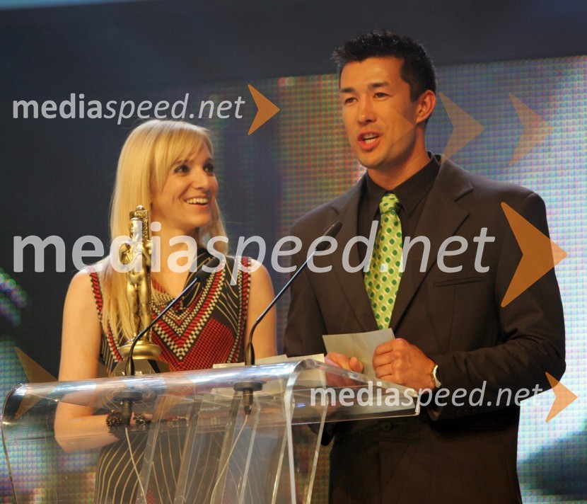 Mojca Mavec, voditeljica RTV Slovenija in Taiji TokuhisaViktorji 2005
