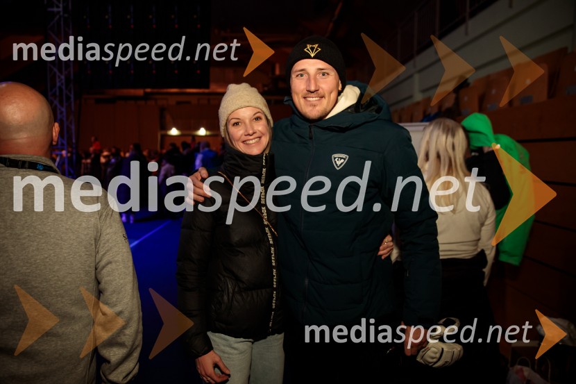  Katja Krivec, dekle Štefana Hadalina;  Štefan Hadalin, nekdanji alpski smučarSobotna podelitev in žreb, Svetovni pokal v alpskem smučanju za ženske Kranjska Gora 2025