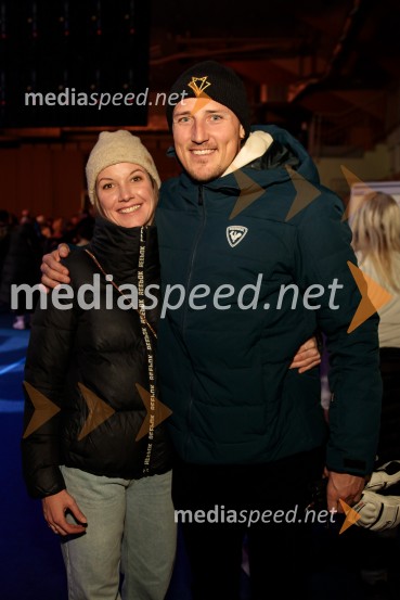  Katja Krivec, dekle Štefana Hadalina;  Štefan Hadalin, nekdanji alpski smučarSobotna podelitev in žreb, Svetovni pokal v alpskem smučanju za ženske Kranjska Gora 2025