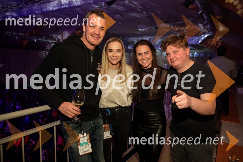  Mitja Šeško, moderator prireditev ;  Janja Junež;  Nuša Rakovec, Zavod SLOSKI;  ... Sobotna podelitev in žreb, Svetovni pokal v alpskem smučanju za ženske Kranjska Gora 2025