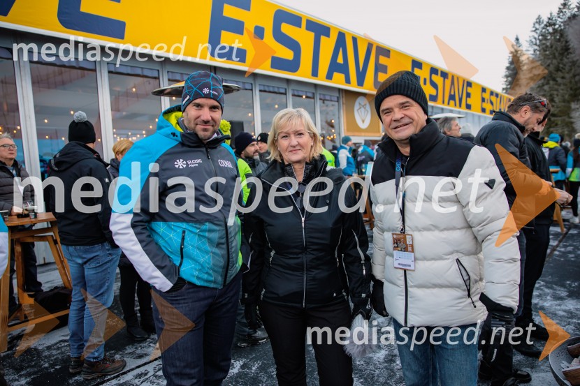  Uroš Zupan, direktor, Smučarska zveza Slovenije ;  Henrika Zupan, županja, Kranjska Gora;  ... Svetovni pokal v alpskem smučanju za ženske Kranjska Gora 2025, VIP druženje sobota