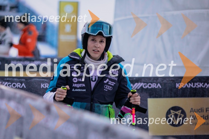  Nika Tomšič, smučarkaSvetovni pokal v alpskem smučanju za ženske Kranjska Gora 2025, VIP druženje sobota