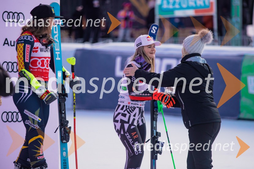  Sara Hector, smučarka (Švedska);  Alice Robinson, smučarka (Novazelendija);  ... Svetovni pokal v alpskem smučanju za ženske Kranjska Gora 2025, VIP druženje sobota