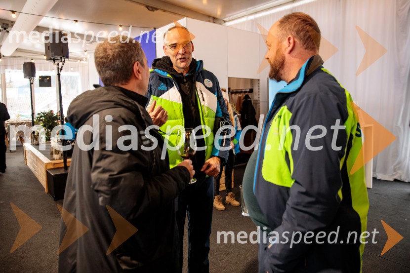  Boštjan Gorjup, pred. Gospodarske zbornice RS, nekdanji direktor podjetja BSH Hišni aparati Nazarje;  Aleksander Salkič, Pošta SlovenijeSvetovni pokal v alpskem smučanju za ženske Kranjska Gora 2025, VIP druženje sobota