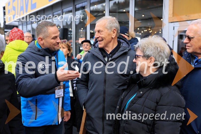  Tomaž Šušteršič, generalni sekretar organizacijskega komiteja Planica;  Janez Čadež, nekdanji generalni direktor RTV SLO;  ... Svetovni pokal v alpskem smučanju za ženske Kranjska Gora 2025, VIP druženje nedelja