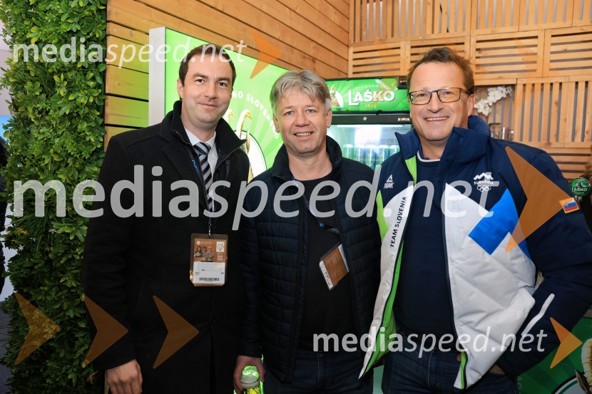  Rok Capl, direktor, Spirit Slovenia;  Jure Pezdirc, Alpe Adria Booking;  Andrej Klasinc,  direktor ŠOU Ljubljana, predsednik FECC Slovenija, združenja slovenskih karnevalskih mestSvetovni pokal v alpskem smučanju za ženske Kranjska Gora 2025, VIP druženje nedelja