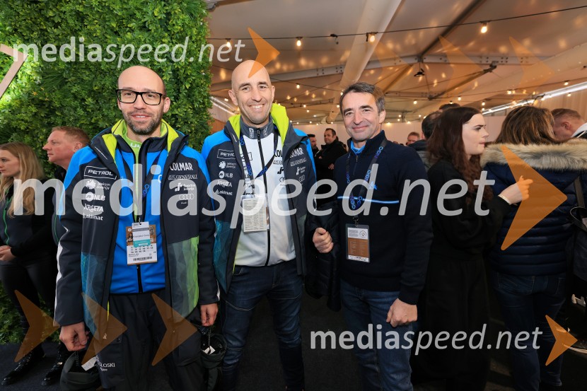  Luka Steiner, predsednik, Smučarska zveza Slovenije;  Jožko Križan, strateg v športnem marketingu, Smučarska zveza Slovenije; dr. Franci Petek, nekdanji smučarski skakalec in nekdanji direktor SZSSvetovni pokal v alpskem smučanju za ženske Kranjska Gora 2025, VIP druženje nedelja