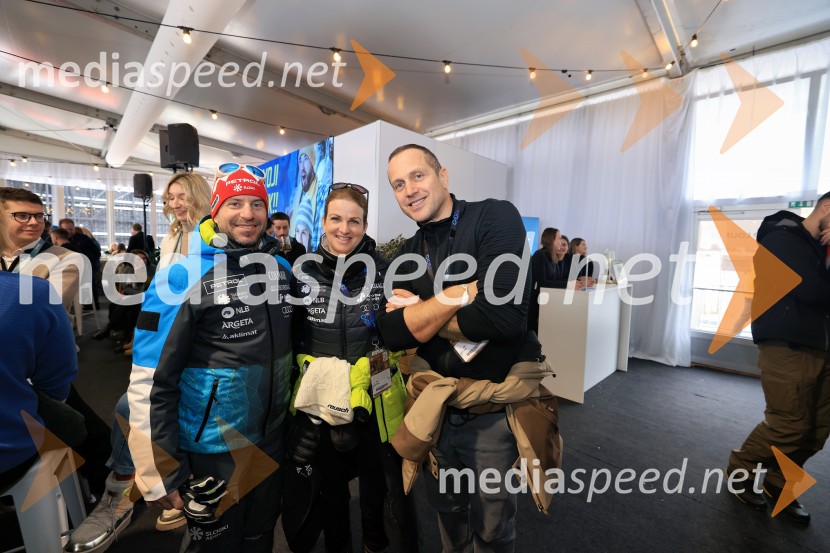  Rene Mlekuž, nekdanji smučar;  Špela Pretnar, nekdanja smučarka in predstavnica za odnose z javnostmi, Smučarska zveza Slovenije ;  Jure Košir, nekdanji smučarSvetovni pokal v alpskem smučanju za ženske Kranjska Gora 2025, VIP druženje nedelja