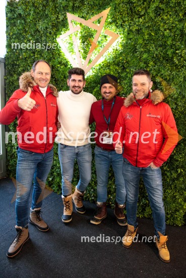  Jože Potrebuješ, skupina Čuki;  Miha Novak, skupina Čuki;  Midhet Huskić, predsednik, NSIOS;  Matjaž Končan, skupina ČukiSvetovni pokal v alpskem smučanju za ženske Kranjska Gora 2025, VIP druženje nedelja