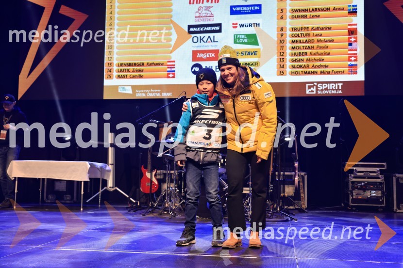  ... ;  Sara Hector, smučarka (Švedska)Sobotna podelitev in žreb, Svetovni pokal v alpskem smučanju za ženske Kranjska Gora 2025