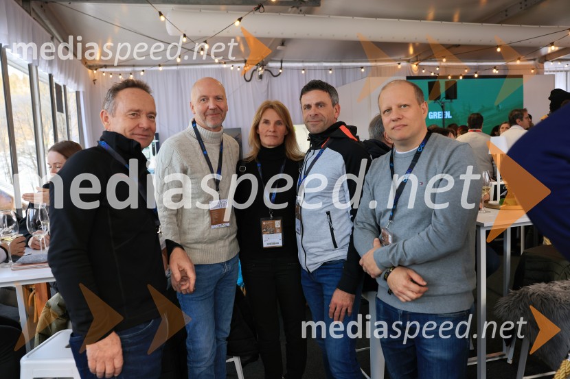  Rado Vračko, direktor, Expo biro d. o. o.;  Andreas Lehmann, direktor Lunos GmbH Berlin;  Milena Polutnik Fonovič, OTP banka;  Uroš  Fonovič, direktor, Lunos Slovenija;  Miha Železnik, direktor marketinga, Expo biro d. o. o.Svetovni pokal v alpskem smučanju za ženske Kranjska Gora 2025, VIP druženje sobota