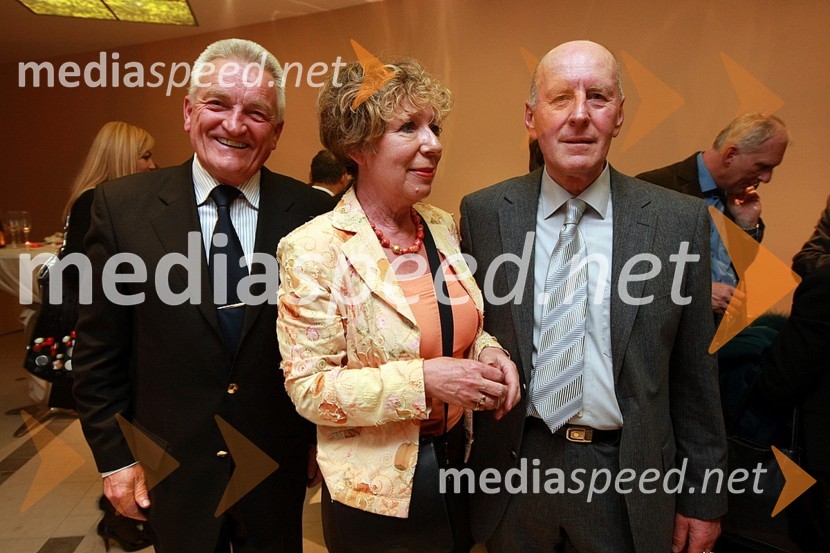  Borut Miklavčič, nekdanji minister za zdravje;  Breda Miklavčič;  Tone Turnšek, nekdanji direktor Pivovarne LaškoUmrl je Tone Turnšek