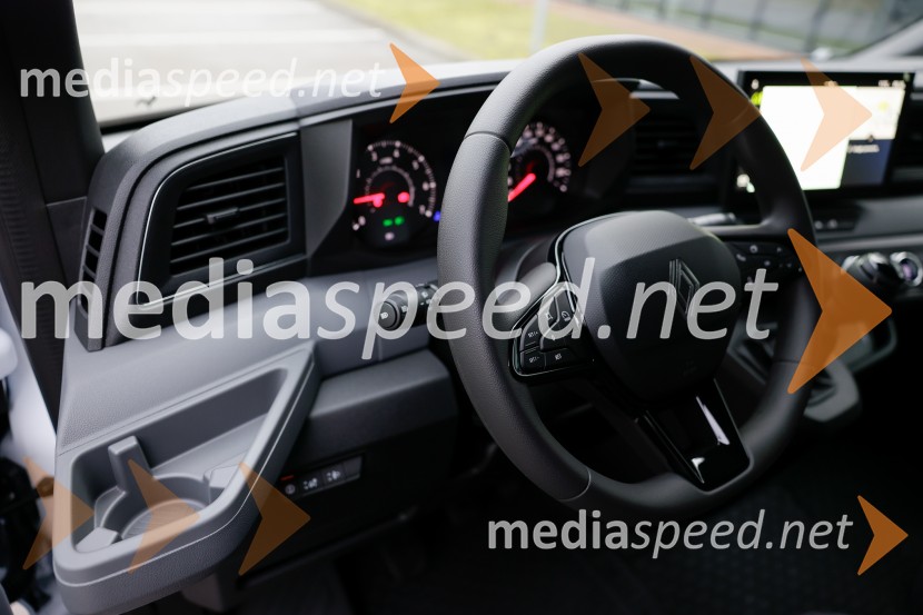 Renault Master, slovenska predstavitev