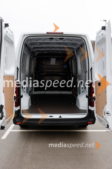 Renault Master, slovenska predstavitev