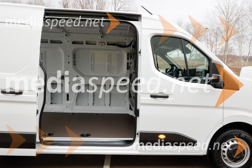 Renault Master, slovenska predstavitev