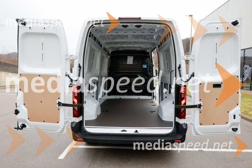 Renault Master, slovenska predstavitev