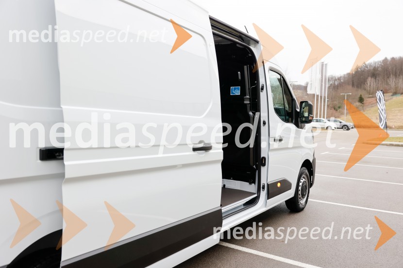 Renault Master, slovenska predstavitev