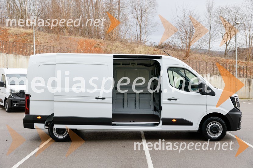 Renault Master, slovenska predstavitev