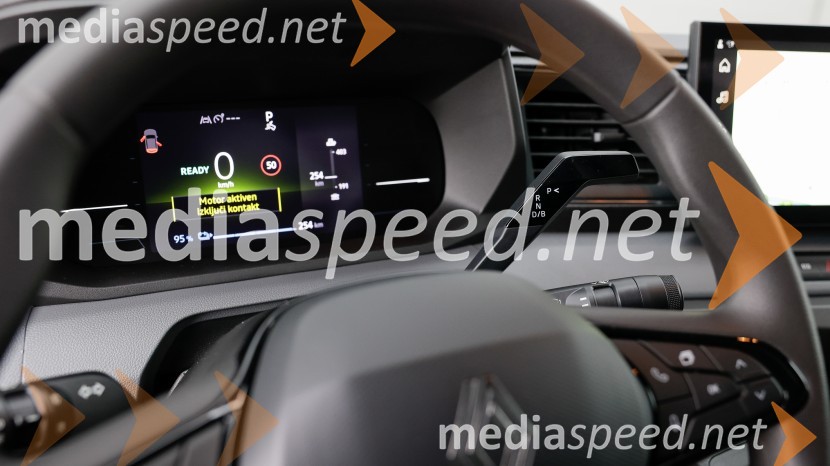 Renault Master, slovenska predstavitev