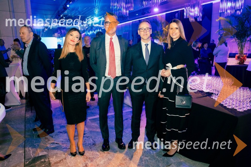  ... ;  Luigi Fuzio, predsednik uprave, Intesa Sanpaolo Bank;  ... ;  ... Delova osebnost leta 2024 je zdravnik Samo Zver