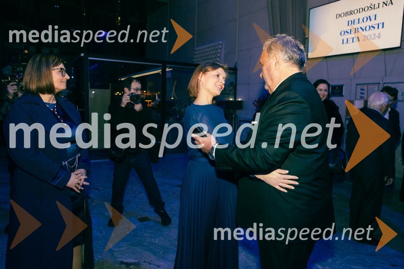 mag. Petra Culetto, državna sekretarka Ministrstvo za kulturo;  Bojan Budja, odgovorni urednik Dela in Slovenskih novicDelova osebnost leta 2024 je zdravnik Samo Zver