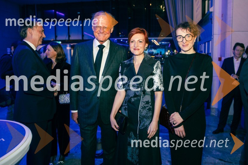  Janez  Škrabec, direktor Riko d.o.o.; dr. Asta Vrečko, ministrica za kulturo;  Polona Lovšin, vodja komunikacij, Riko d.o.o.Delova osebnost leta 2024 je zdravnik Samo Zver