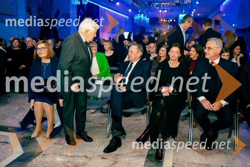  Nataša  Luša, direktorica družbe Delo d.o.o.;  Milan Kučan, nekdanji predsednik Republike Slovenije;  Zoran Janković, župan, Mestna občina Ljubljana;  Tanja  Fajon, predsednica stranke SD ;  Matjaž Han, minister za gospodarstvo, turizem in športDelova osebnost leta 2024 je zdravnik Samo Zver