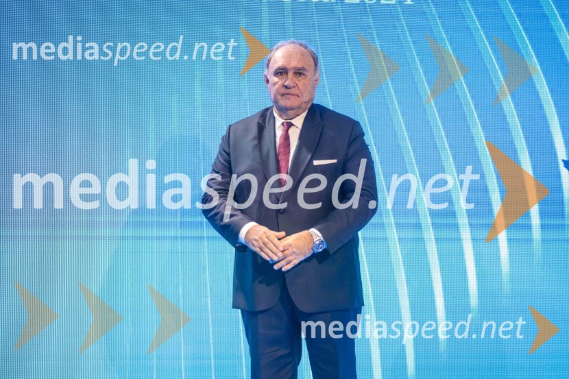  Bojan Budja, odgovorni urednik Dela in Slovenskih novicDelova osebnost leta 2024 je zdravnik Samo Zver