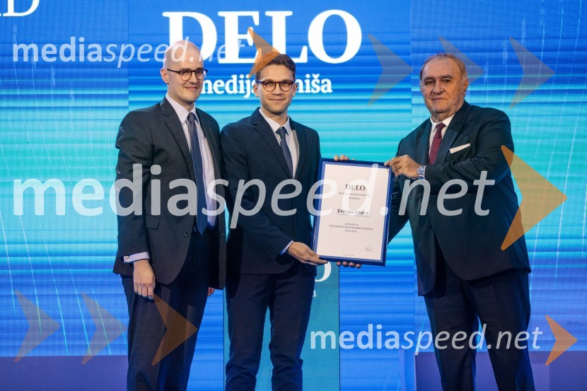  Jure Kosec;  Gašper Završnik;  Bojan Budja, odgovorni urednik Dela in Slovenskih novicDelova osebnost leta 2024 je zdravnik Samo Zver