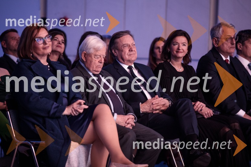  Nataša  Luša, direktorica družbe Delo d.o.o.;  Milan Kučan, nekdanji predsednik Republike Slovenije;  Zoran Janković, župan, Mestna občina Ljubljana;  Tanja Fajon, podpredsednica vlade in ministrica za zunanje zadeveDelova osebnost leta 2024 je zdravnik Samo Zver