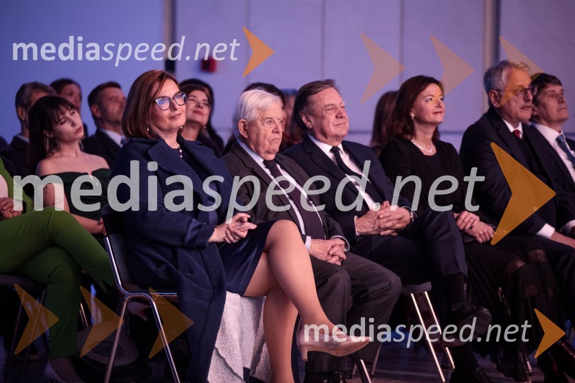  Nataša  Luša, direktorica družbe Delo d.o.o.;  Milan Kučan, nekdanji predsednik Republike Slovenije;  Tanja Fajon, podpredsednica vlade in ministrica za zunanje zadeve;  Matjaž Han, minister za gospodarstvo, turizem in šport;  Zoran Janković, župan, Mestna občina LjubljanaDelova osebnost leta 2024 je zdravnik Samo Zver