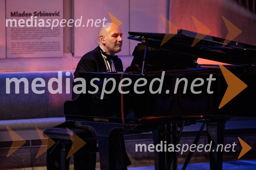  Gašper KoncDelova osebnost leta 2024 je zdravnik Samo Zver