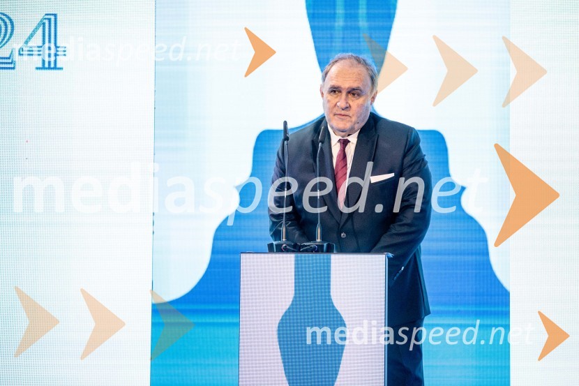  Bojan Budja, odgovorni urednik Dela in Slovenskih novicDelova osebnost leta 2024 je zdravnik Samo Zver