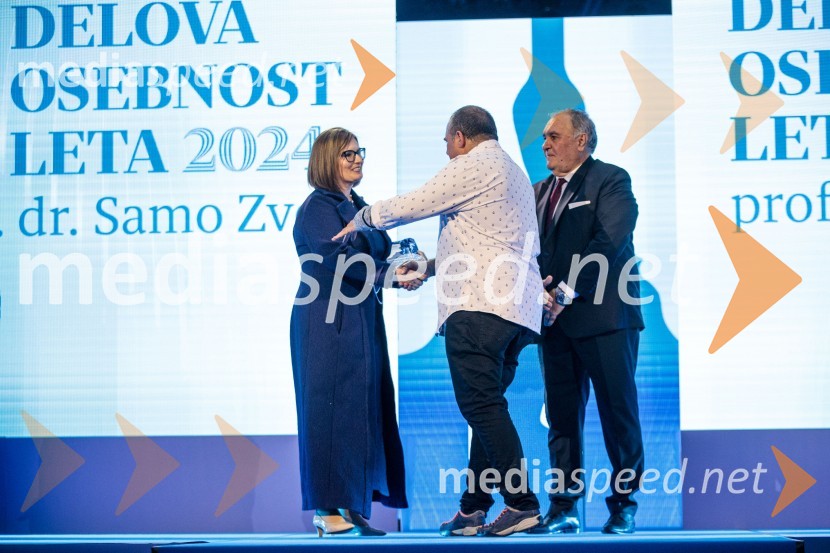  Nataša  Luša, direktorica družbe Delo d.o.o.; dr. Samo Zver, zdravnik;  Bojan Budja, odgovorni urednik Dela in Slovenskih novicDelova osebnost leta 2024 je zdravnik Samo Zver