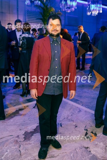  Matjaž Vidmar, umetnikDelova osebnost leta 2024 je zdravnik Samo Zver