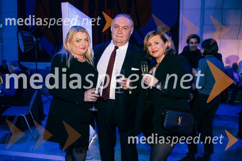  ... ;  Bojan Budja, odgovorni urednik Dela in Slovenskih novic;  ... Delova osebnost leta 2024 je zdravnik Samo Zver