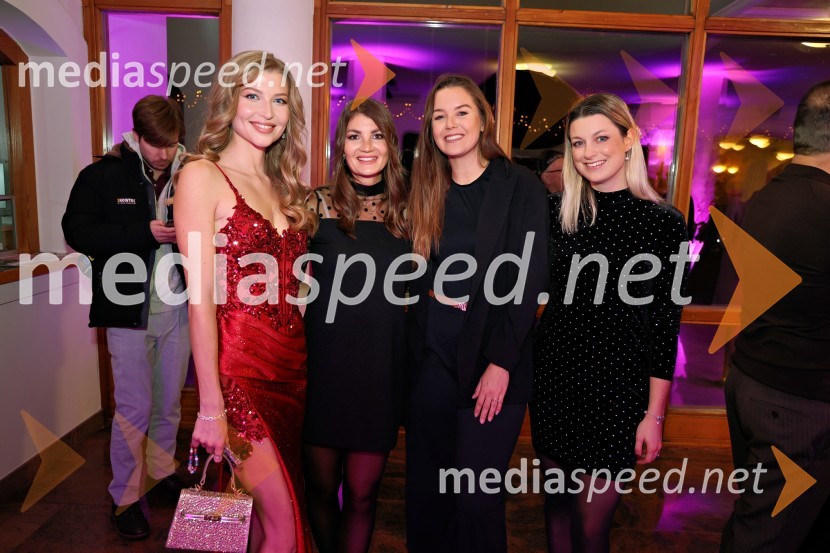  Maja Zupan, Miss Slovenije 2017;  Petra Parovel, lastnica, Swy brand d.o.o.;  ... ;  ... Miss Slovenije 2024